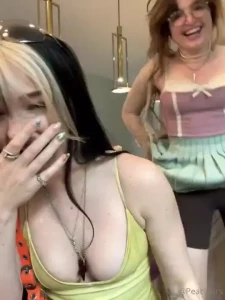 Just two girls talking about hentai rlrunescapegf part 1