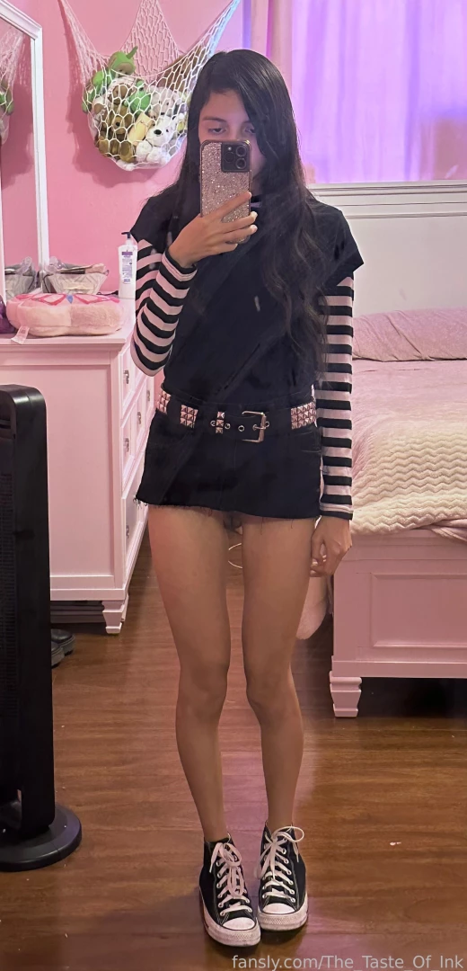 This skirt covers nothing lol fyp pussy masturbation 