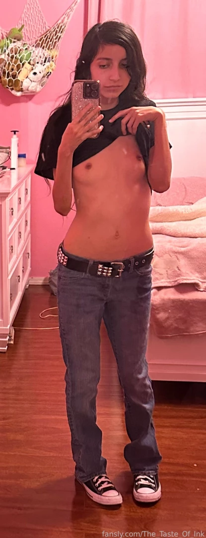 Can someone suggest some snacks to add to my wishlist on throne please part 1 