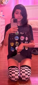 First pic looks like im wearing a loose onesie xd also my chanclas are part 3