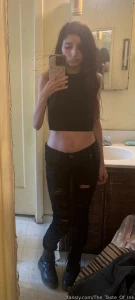This outfit is so cute wtf i usually make the topless pic as preview