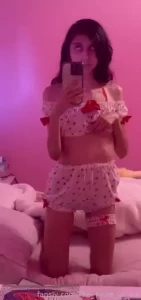 Tried recording with one hand but i almost fell over lol fyp smalltits