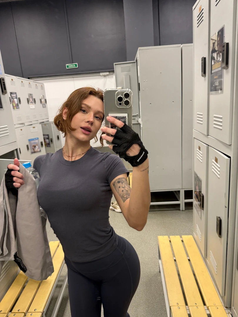 Today i have a sporty vibe fyp lifestyle mirror skinny fitgirl sporty 