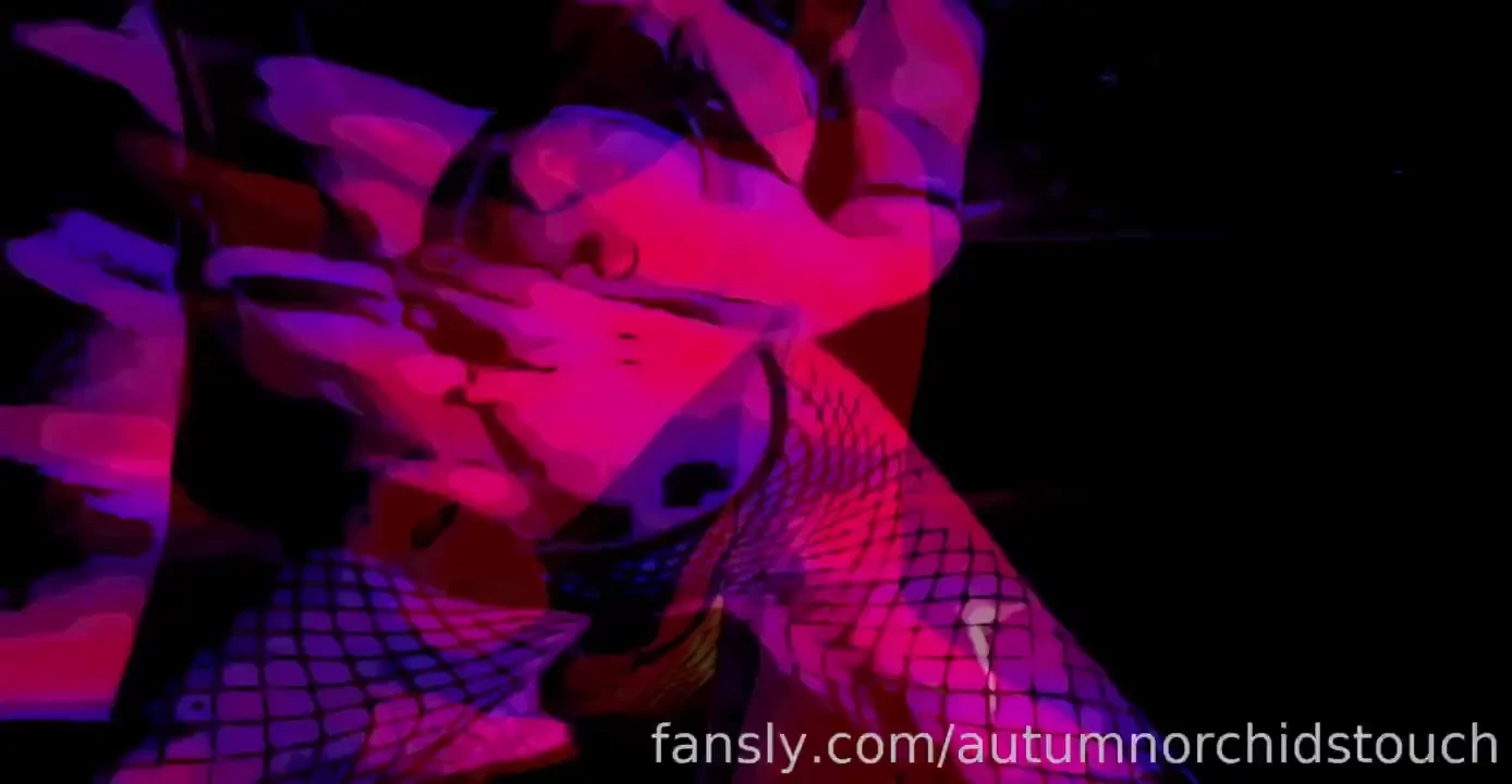 Cw this video contains lasers and flashing lights i made this video 