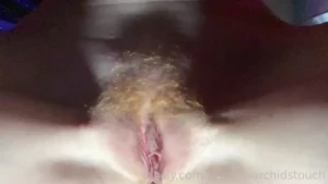 I wanted to make some content to show off my sexy lil red bush but it