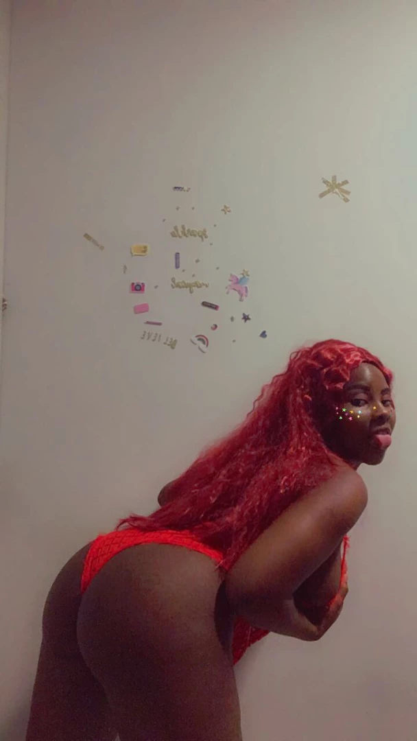 Let me hold you daddy will you allow me please 