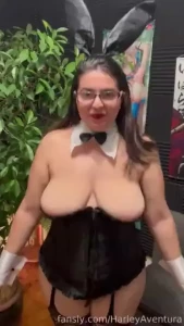 Se lo doy o no busty bigboobs bigtits corset part 4