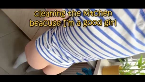 My monday morrning and nice warm golden shower piss cute tiny babe