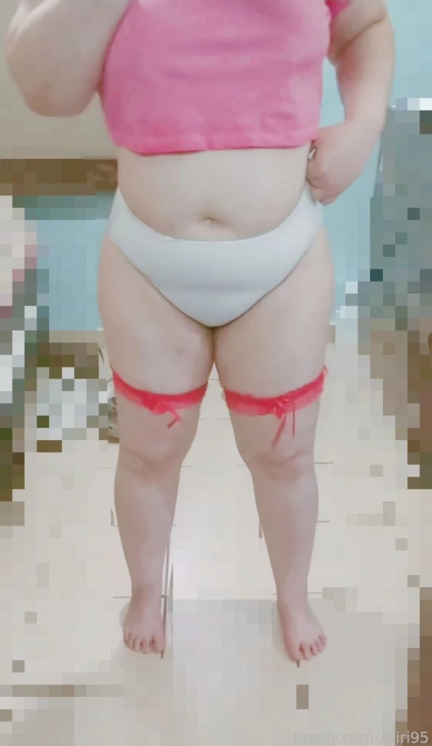 Pink red those are the colours that go really well with my white skin 