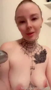 Cum masturbate with me while i cum loud for you in the bath bath