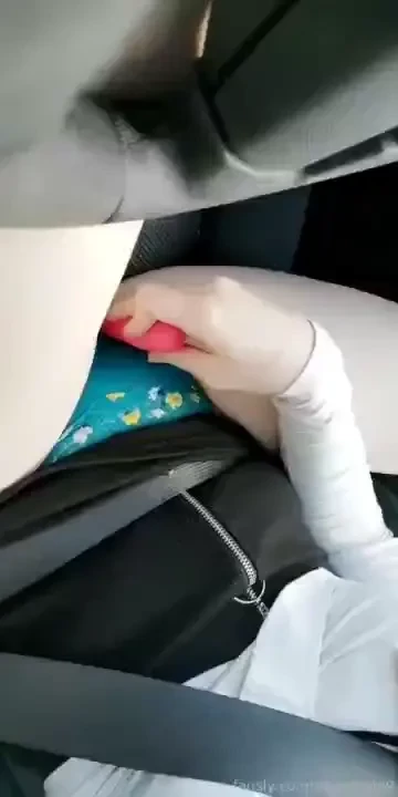 I love playing with my pussy in the house or in the car doesn t matter 