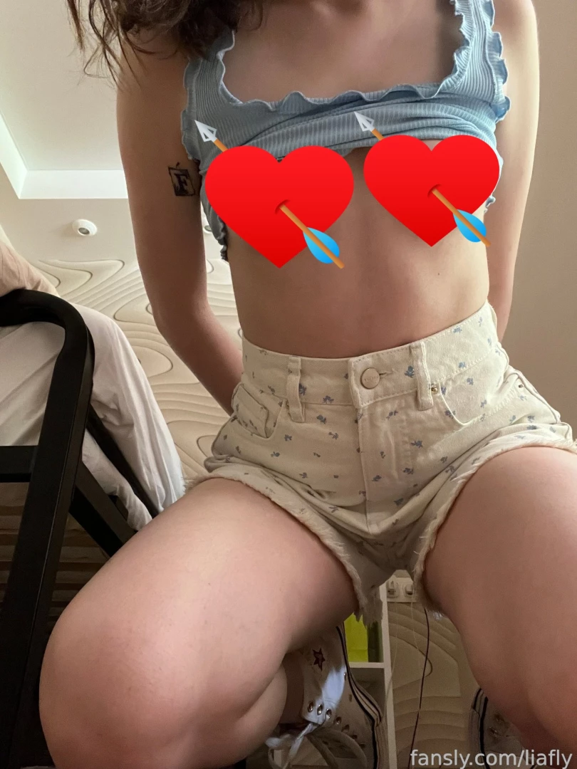 My breasts are made for your hands petite fyp tits smallboobs bigass 