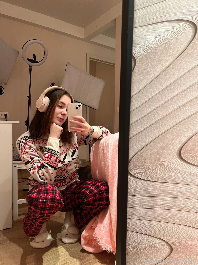 Wishing everyone a good evening petite fyp tits smallboobs bigass 