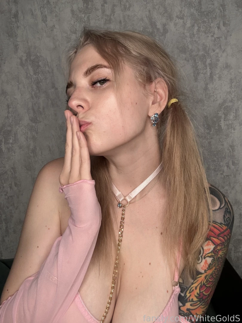 Catch my air kiss i m waiting for your tender embrace in return sexy 