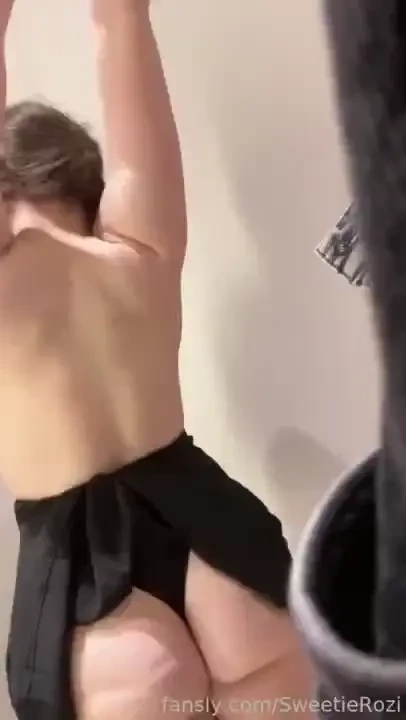 I m changing in the fitting room and i feel someone s gaze on me why 