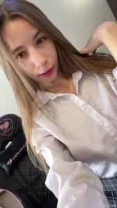 Lately i see a lot of girls with bright and long nails but honestly it part 1