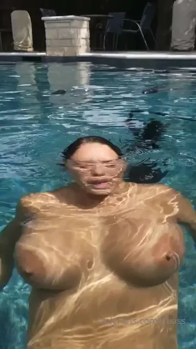 Playing around with the slow mo feature on my phone the other day and 