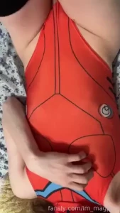 Wanna hang out 3 alsooo i have a bunch of sub only content coming sooo