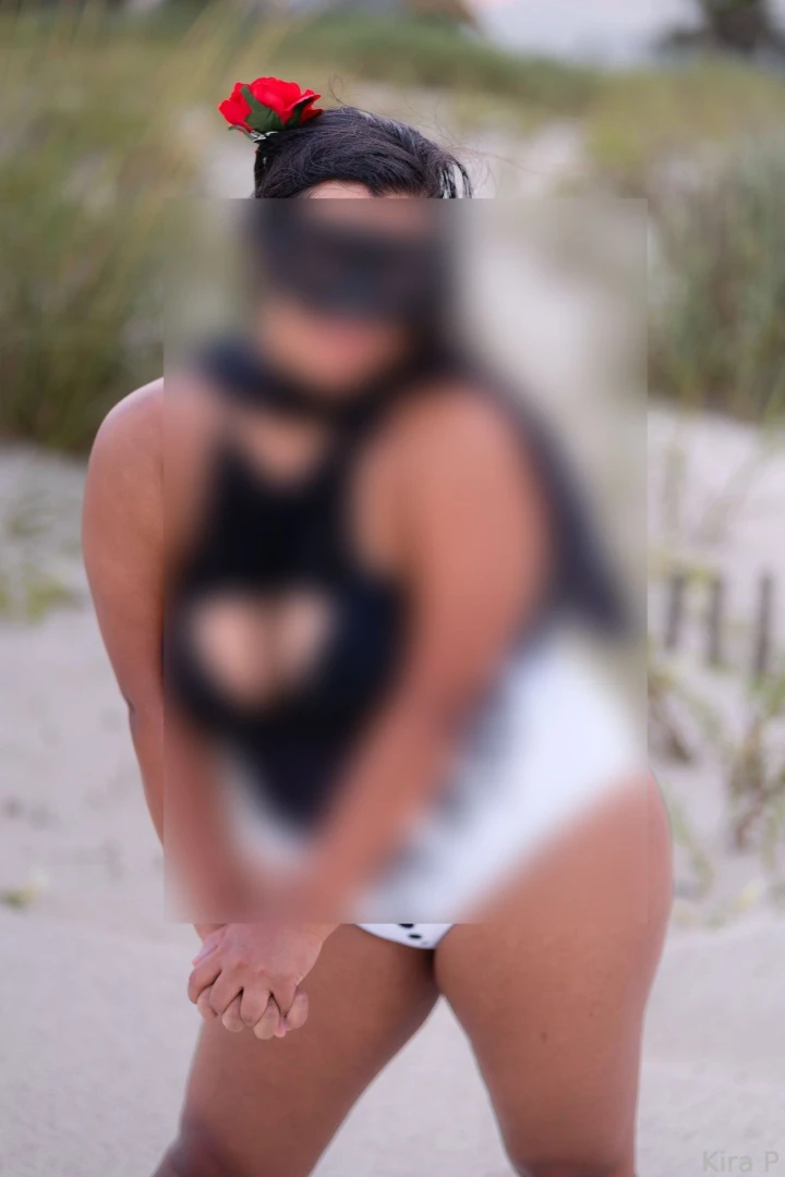 Here is the entire hq 2b beach photoshoot 40 photos these are all part 3 