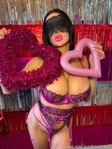 Happy valentine s day my horny loves valentinesday qos bbc milf vixen part 1