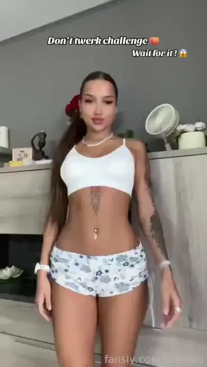 Let me twerk on your face i did it good ass bigass twerk dance 