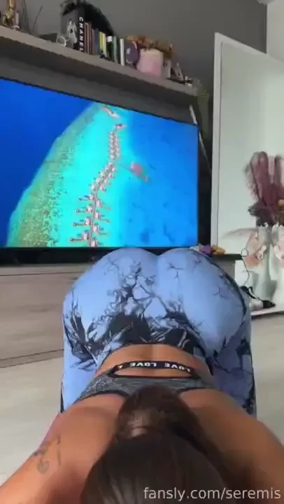 Do u like gym girls i like to do yoga amp stretching too ass latina 