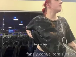 Flashing my titties at the gym gym young smallboobs tinytits public