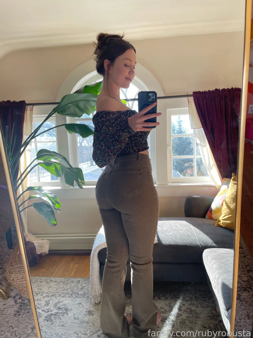 Back or front curvy pawg jeans bigass slimthick young skinny thighs part 1 