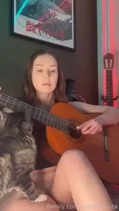 He s like mom plz pay attention to me cute brunette girlnextdoor