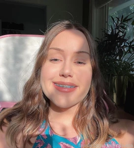 Fyp greeneyes selfie smile young petite braces eyes