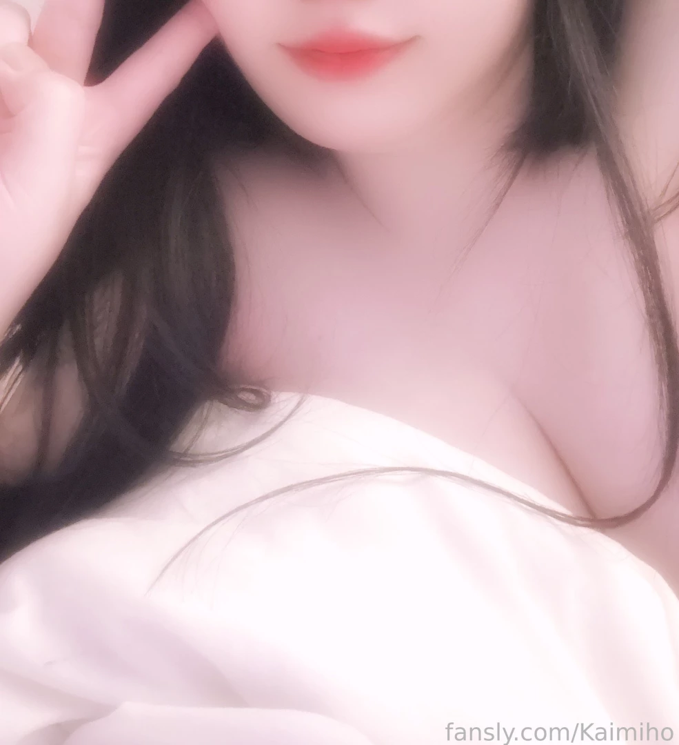 Bored puppy girl in bed is needy power is back but the net is out 