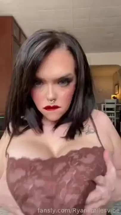 If you love my tits this one s for you ryansmiles pawgquee hugetits 