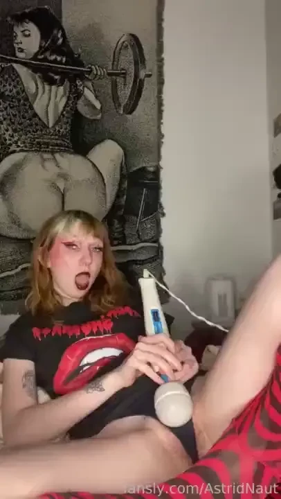 I look so hot in red and black here s a photodump and some videos part 23 