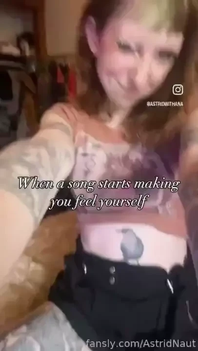 Lana del rey has entered the chat hehe i looove sexy songs that make 