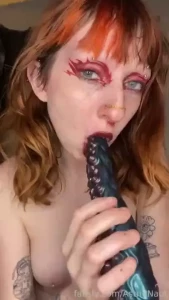 Sucking off my tentacle wish it was a real cock rn tentacle dildo