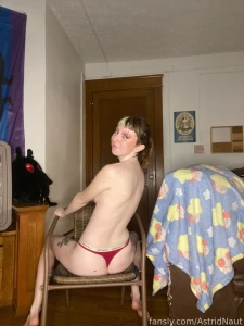 Tried some new poses the chair was a fun little prop wish i could be part 8