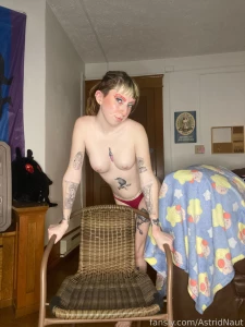 Tried some new poses the chair was a fun little prop wish i could be part 6