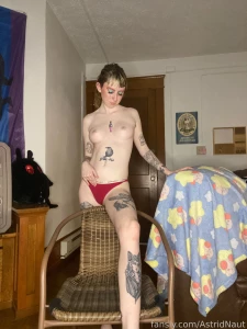 Tried some new poses the chair was a fun little prop wish i could be part 11