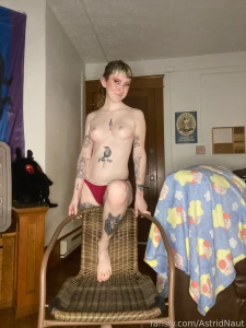 Tried some new poses the chair was a fun little prop wish i could be