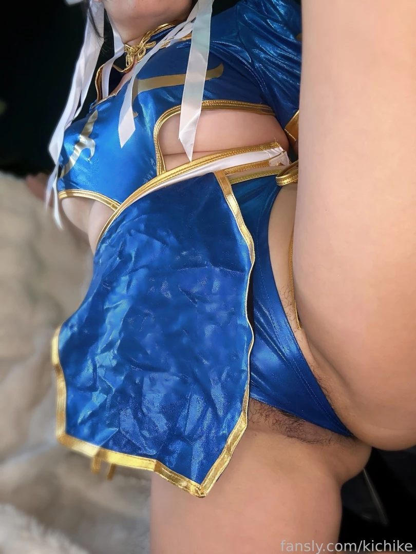 Felt very inspired to shoot a naughty chun-li set after cosplaying her part 3 
