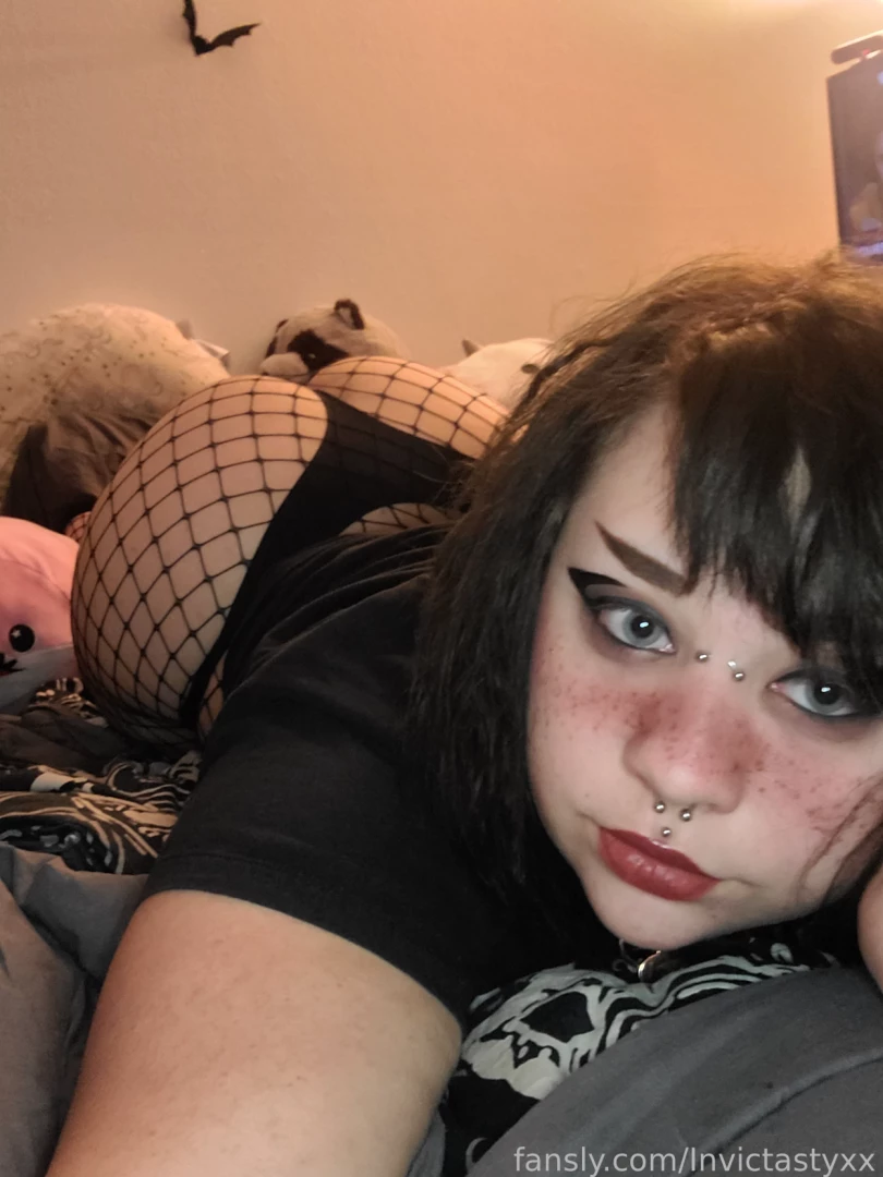 Thick goth booty always looks best in fishnets fyp goth milf fishnets 