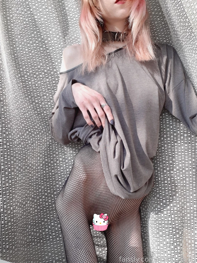 6 y rs i studied at an art school among girls but they also avoided me 