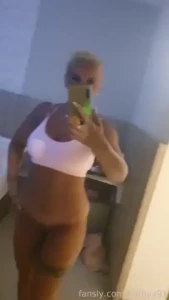 Fyp blondy bronzata cur pizda rayan0