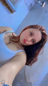 Who appreciates side boobs part 2