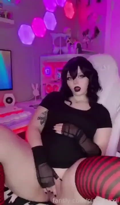 4 5 min can you handle a vampire - mavis cosplay - monster dildo fuck part 1 