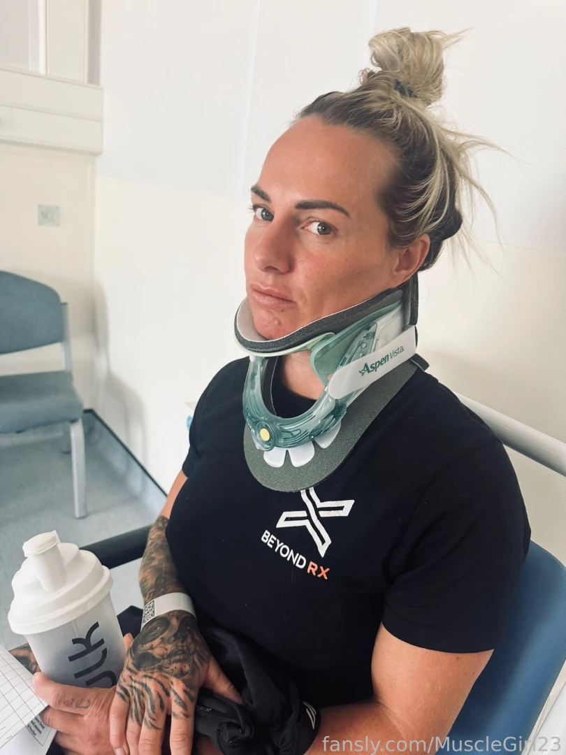 Hey guys sorry i have been quiet for a few days i landed on my neck at 