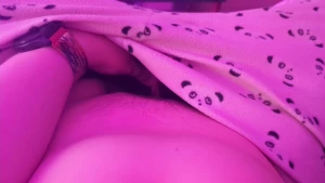 I love playing with my labia my friends know best that i keep doing it