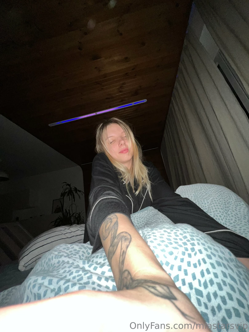 Oh it s almost morning and i still haven t slept decided to browse 