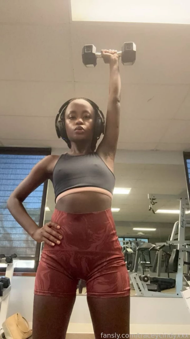 Looking for a gym buddy fyp foryou foryoupage ebony petite hot 