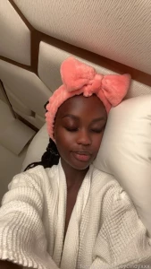 Bed feels better with you fyp foryou foryoupage ebony petite hot